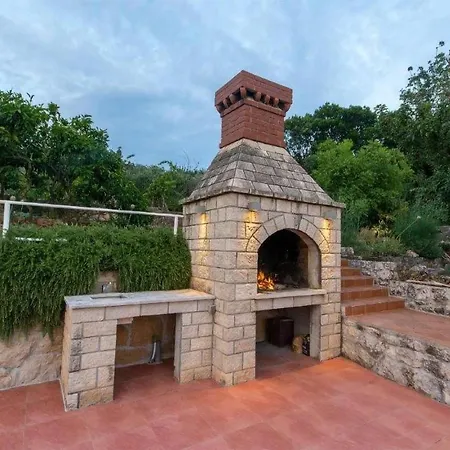 Beautiful Apartment In Molunat Διαμέρισμα *