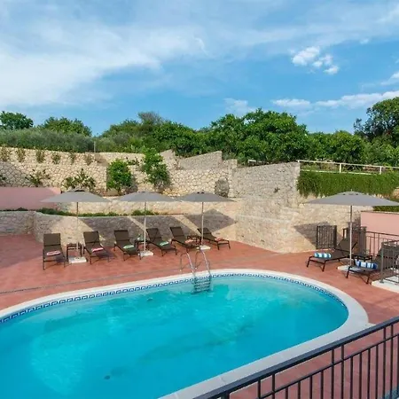 Appartamento 1 Bedroom Stunning Apartment In Molunat *