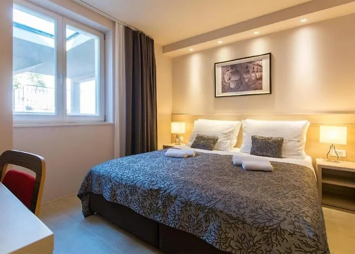 1 Bedroom Stunning Apartment In Molunat * Molunat