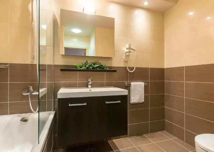 1 Bedroom Stunning Apartment In Molunat