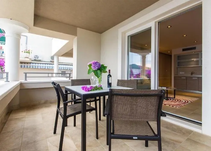 1 Bedroom Stunning Apartment In Molunat Apartment Molunat