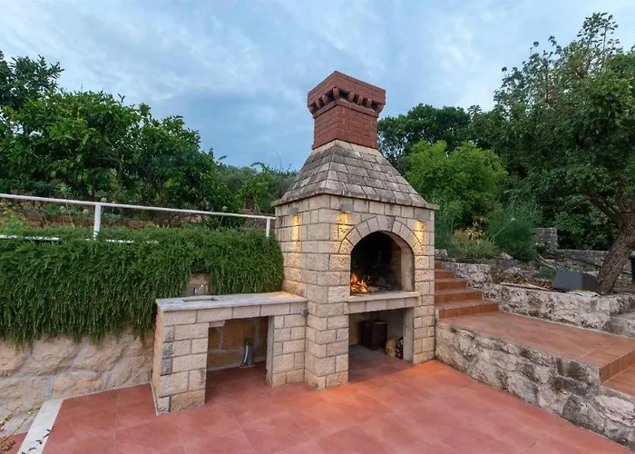 1 Bedroom Stunning Apartment In Molunat Apartment *