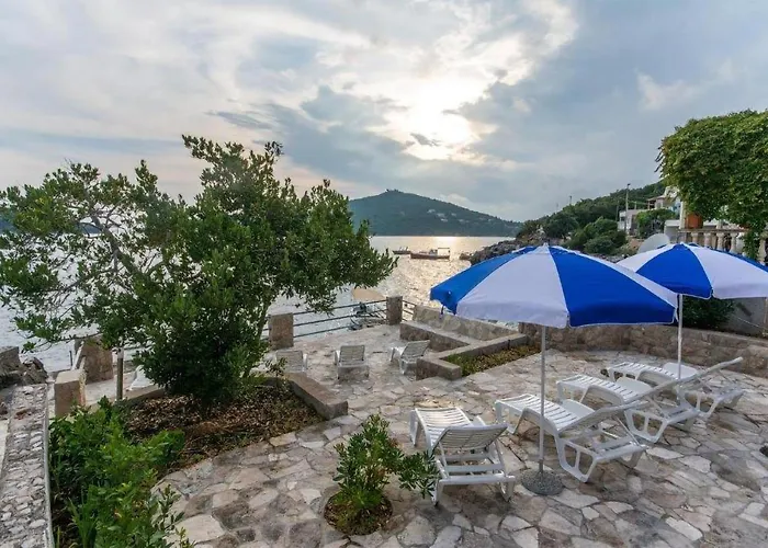 1 Bedroom Stunning Apartment In Molunat Apartment Molunat